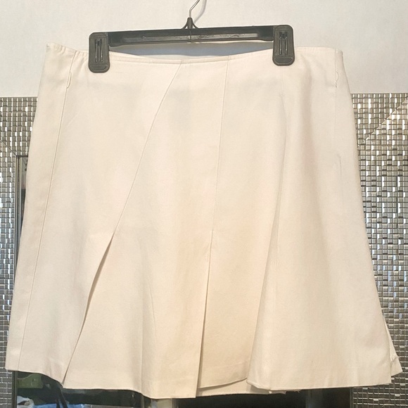 Burberry Dresses & Skirts - Burberry London US Size 14 Cream Pleated Skirt